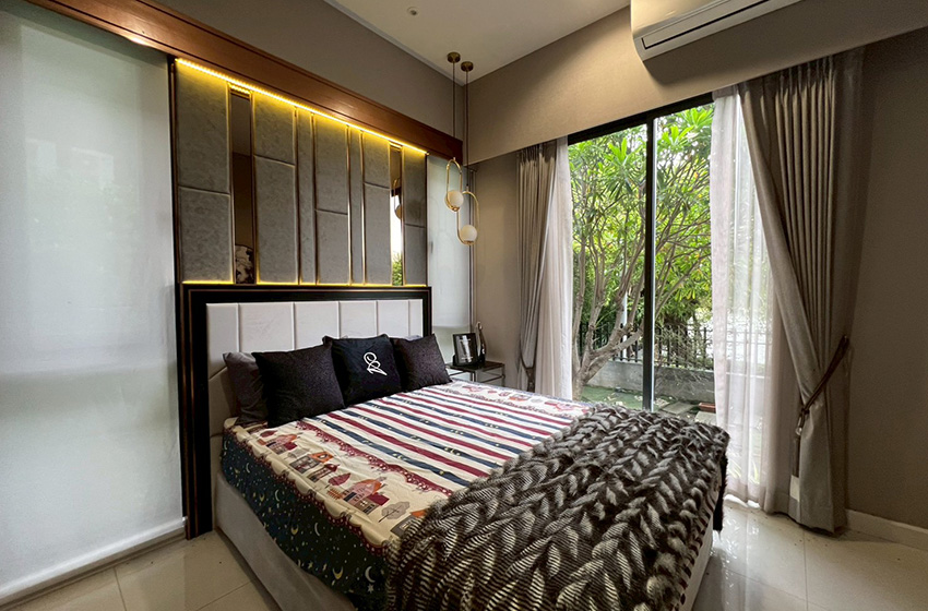 House with Shared Pool in Srinakarin 